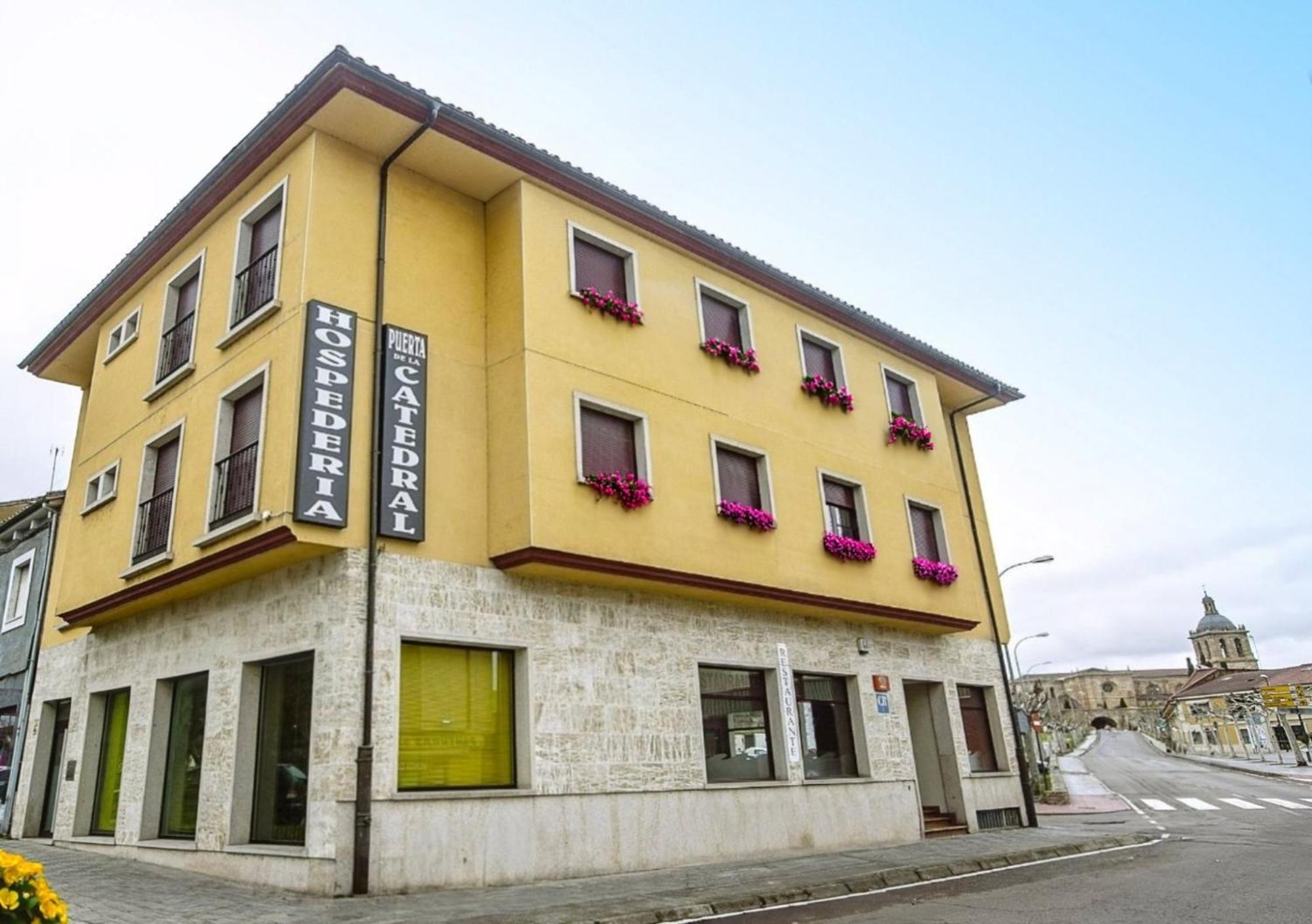 Hospederia Puerta De La Catedral Hotel Ciudad-Rodrigo Buitenkant foto
